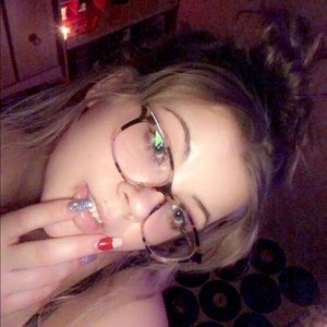 Meet your Posher, Haley